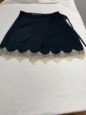 Urban Outfitters Sexy little wrap trim lace skirt, Swim Skirt/ballet wrap - Sz M